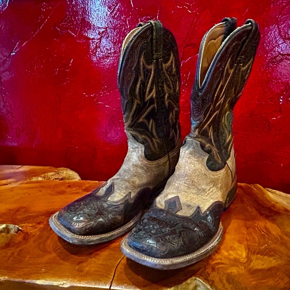 STETSON TOOLED WING-TIP SQUARE COWBOY BOOTS - Picture 2 of 6